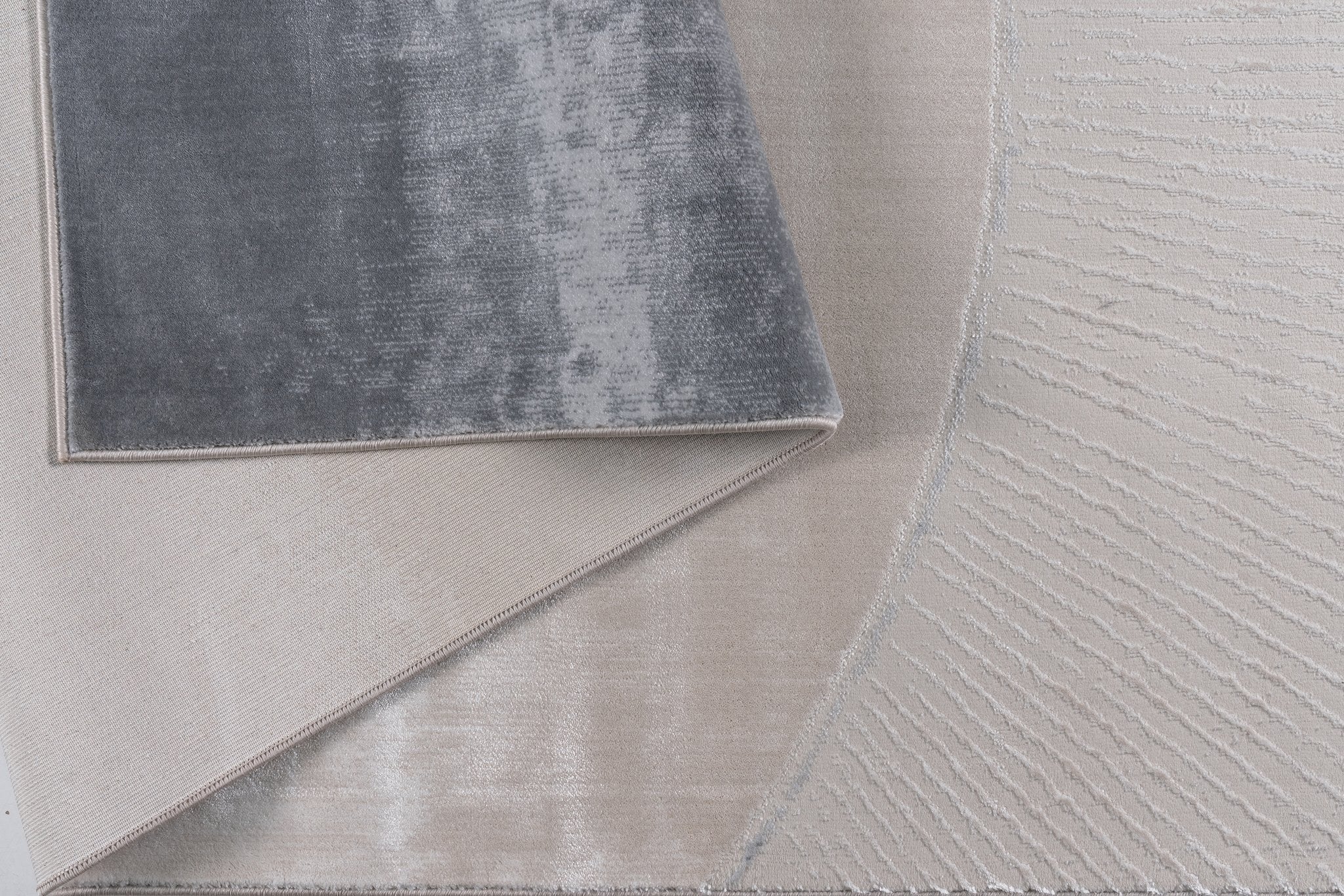 LAYER RUG